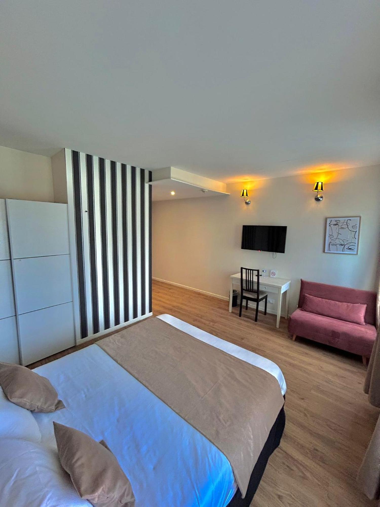 Thoiry Etoile Lodge Bagian luar foto